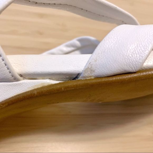 Vintage Genuine Leather White Strappy Sandals - Picture 4 of 11